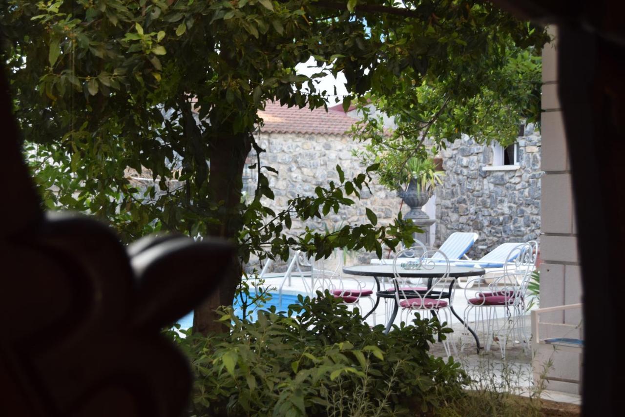 Hotel Las Casitas Del Jardin Tudela de Duero ภายนอก รูปภาพ
